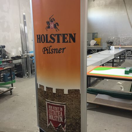 totem luminos cu fata din plexiglas